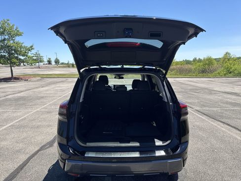 Certified 2025 Nissan Rogue SL w/ SL Premium Package AWD/4WD image 31
