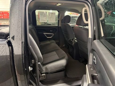 Used 2020 Nissan Titan SV w/ SV Convenience Package AWD/4WD image 11