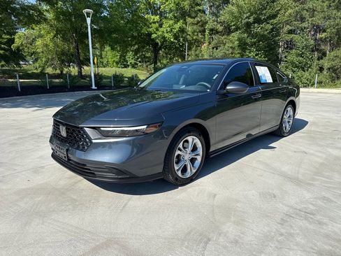 Used 2023 Honda Accord LX image 4