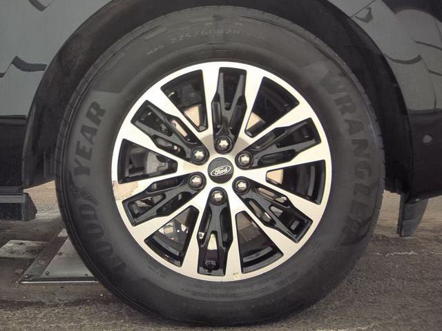 Used 2025 Ford Expedition Platinum AWD/4WD image 24