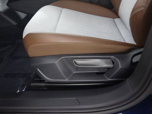 Used 2023 Volkswagen ID.4 Pro image 28