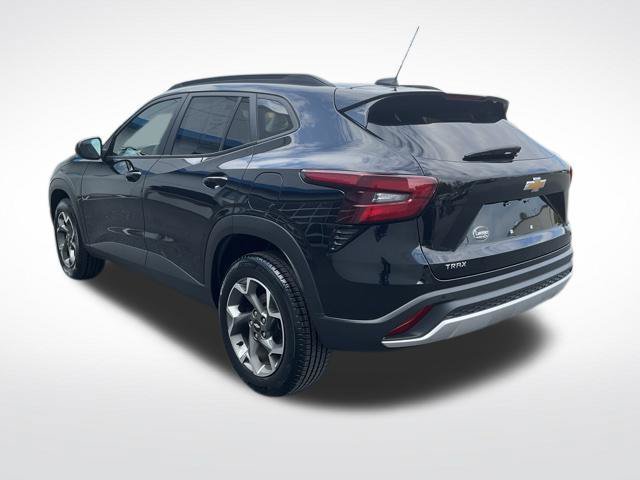 Used 2024 Chevrolet Trax LT w/ Driver Confidence Package FWD image 27