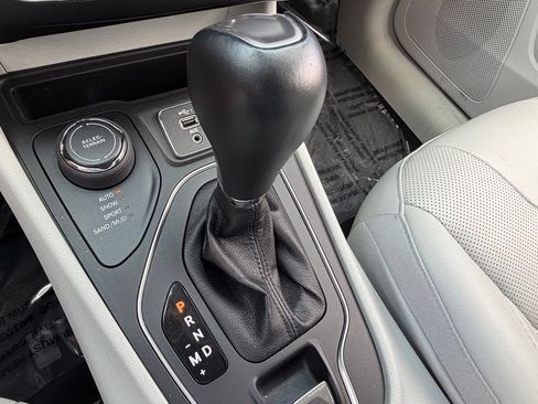 Used 2021 Jeep Cherokee Latitude Lux AWD/4WD image 27
