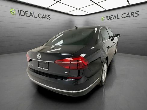 Used 2018 Volkswagen Passat 2.0T SE FWD image 5