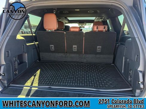 New 2026 Lincoln Navigator L Reserve AWD/4WD image 8