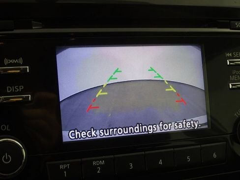 Used 2017 Nissan Rogue S image 8