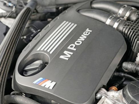 Used 2019 BMW M4 CS w/ Executive Package image 9