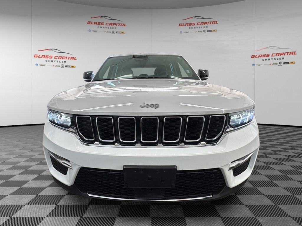 Used 2023 Jeep Grand Cherokee Limited AWD/4WD image 2