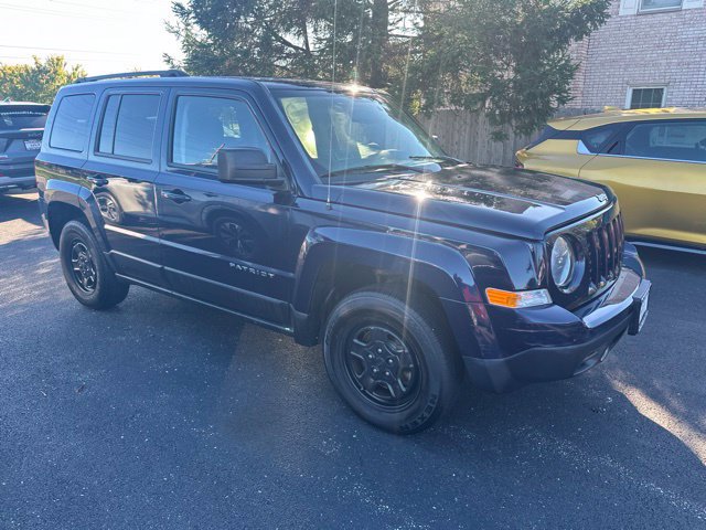 Used 2016 Jeep Patriot Sport w/ Power Value Group AWD/4WD image 3