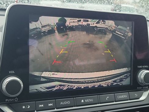 Used 2023 Nissan Altima 2.5 SR image 9