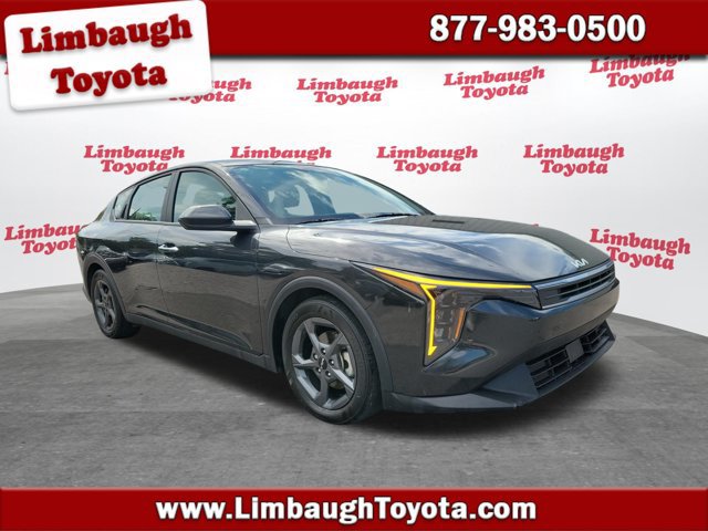 Used 2025 Kia K4 FWD image 1