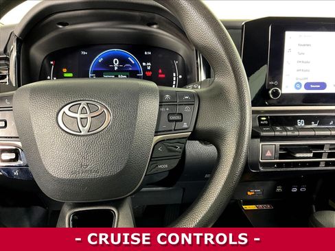 Used 2025 Toyota Camry LE FWD image 12