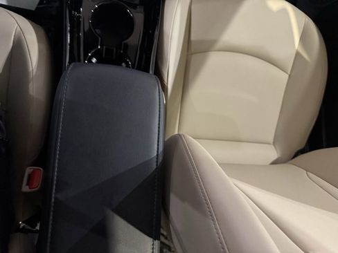 Used 2022 Toyota Prius XLE image 20