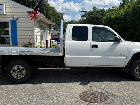 Used 2006 GMC Sierra 2500 SLE w/ Heavy-Duty Power Package AWD/4WD image 7