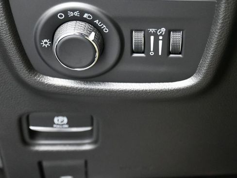 New 2025 Jeep Grand Cherokee L Altitude image 26