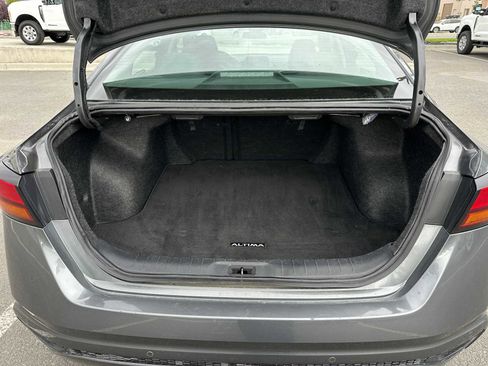 Used 2024 Nissan Altima 2.5 SV image 14
