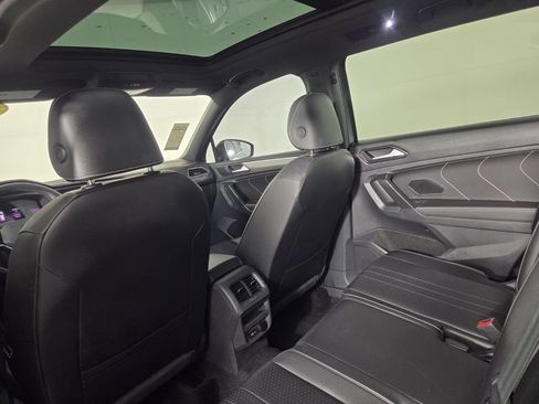 Used 2024 Volkswagen Tiguan SE R-Line FWD image 25
