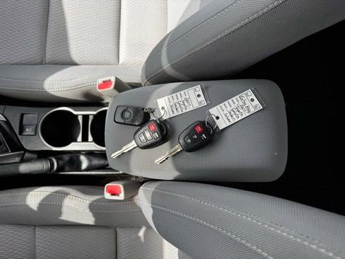 Used 2014 Toyota Corolla LE image 13