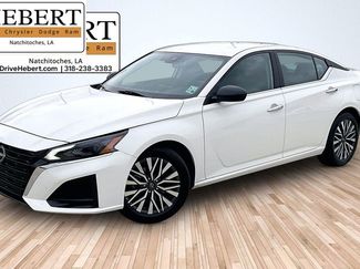 Used 2025 Nissan Altima 2.5 SV video 1