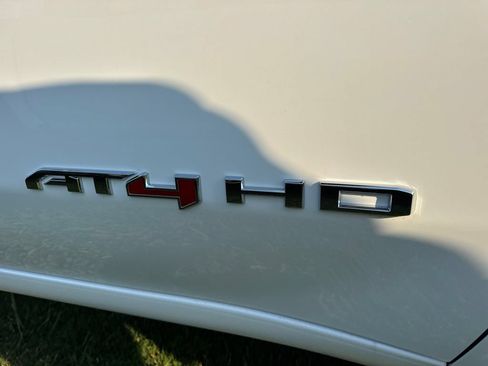 New 2026 GMC Sierra 2500 AT4 w/ AT4 Premium Plus Package AWD/4WD image 5