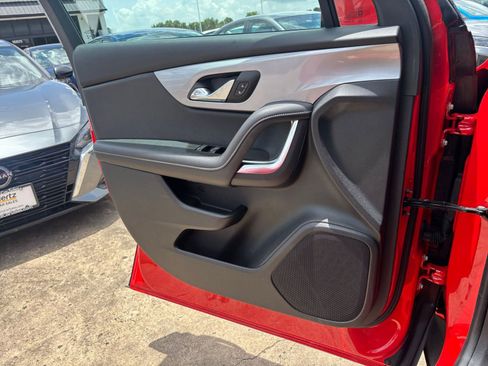 Used 2025 Chevrolet Blazer LT FWD image 18