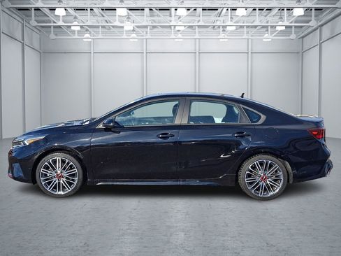 Used 2022 Kia Forte GT image 2