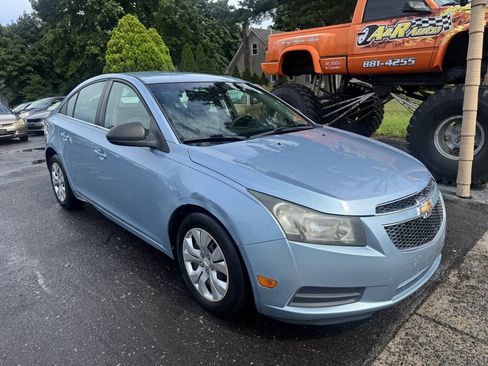 Used 2012 Chevrolet Cruze LS w/ Connectivity Package FWD image 2