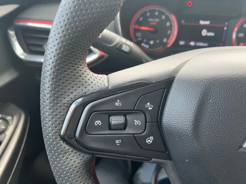 Used 2023 Chevrolet TrailBlazer RS w/ Sun and Liftgate Package image 22