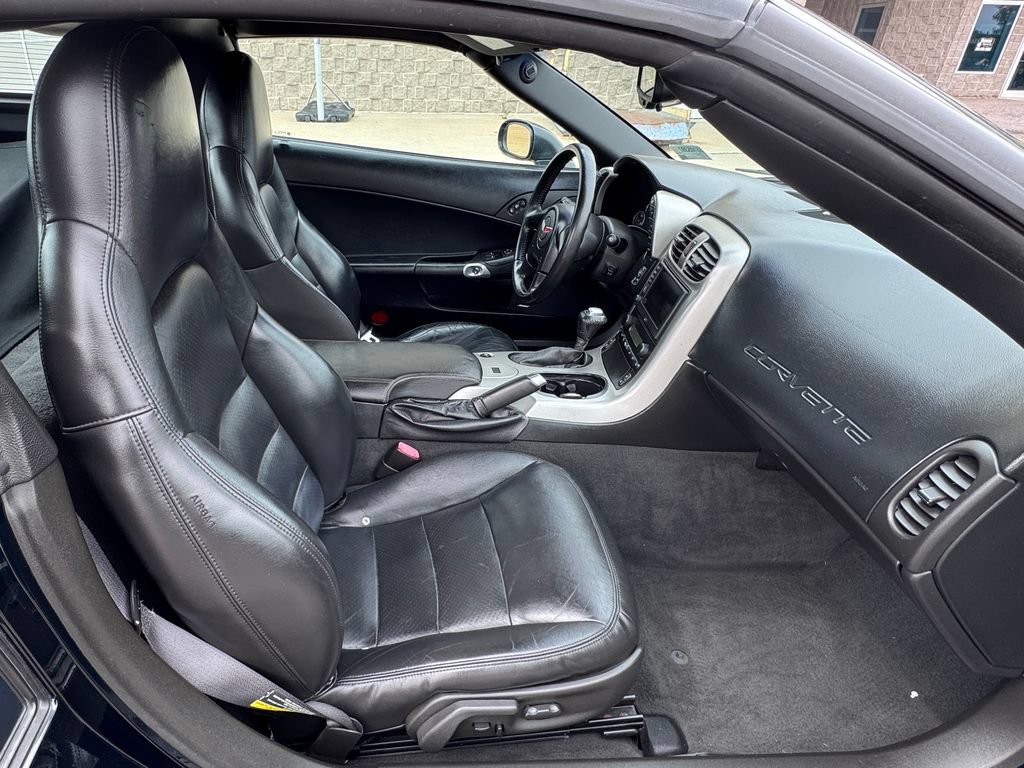 Used 2005 Chevrolet Corvette Coupe w/ Preferred Equipment Group RWD image 30