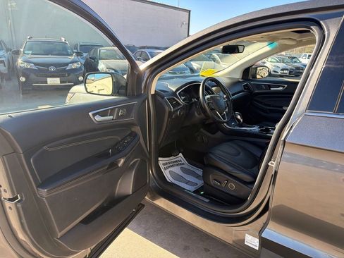 Used 2018 Ford Edge Titanium w/ Equipment Group 301A image 10
