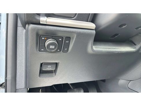 Used 2025 Ford Expedition Active AWD/4WD image 23