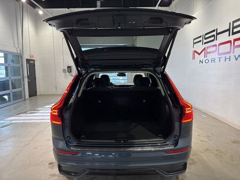 Used 2024 Volvo XC60 B5 Plus w/ Protection Package Premier image 32