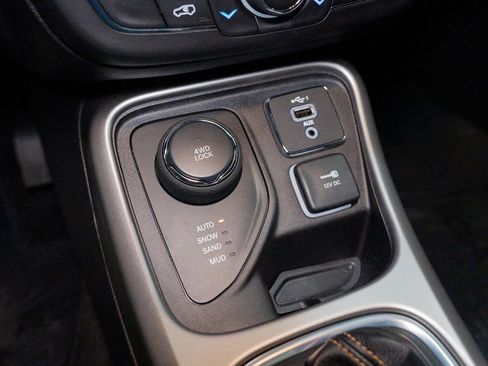 Used 2019 Jeep Compass Latitude w/ Popular Equipment Group image 37