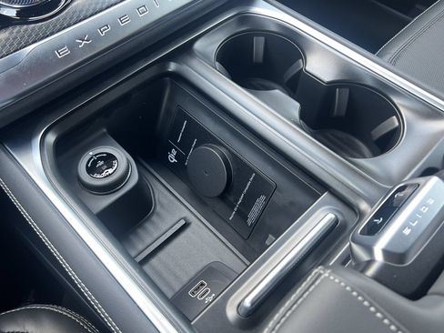 New 2027 Ford Expedition Platinum w/ Stealth Performance Package AWD/4WD image 8