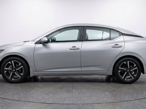 Used 2025 Nissan Sentra SV FWD image 5
