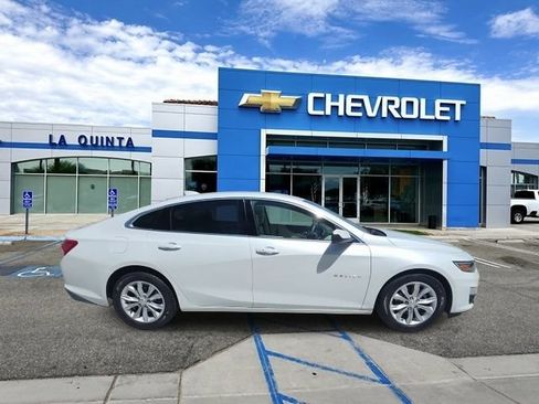Used 2019 Chevrolet Malibu LT w/ Leather Package FWD image 9