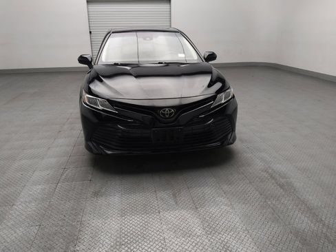 Used 2018 Toyota Camry LE FWD image 14
