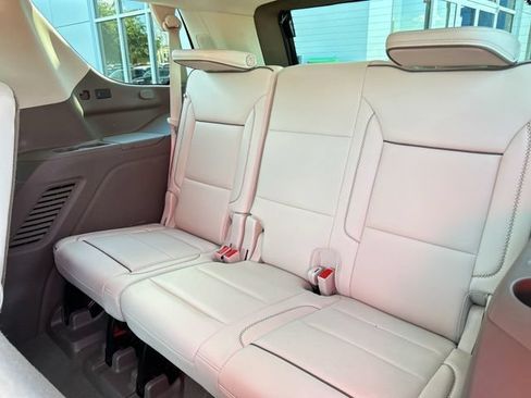 Used 2021 GMC Yukon Denali w/ Denali Premium Package AWD/4WD image 23