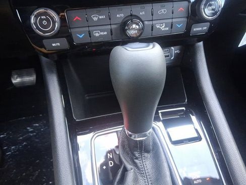 New 2026 Jeep Compass Limited image 17