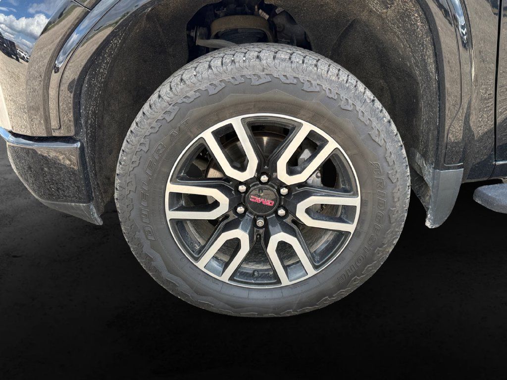 Used 2022 GMC Sierra 1500 AT4 w/ AT4 Preferred Package AWD/4WD image 12