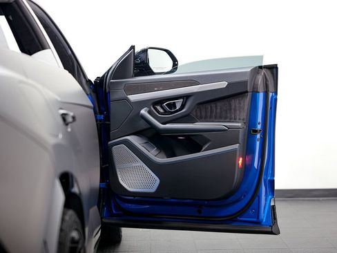 Used 2019 Lamborghini Urus image 23