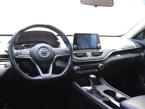 Used 2022 Nissan Altima 2.5 SR FWD image 3