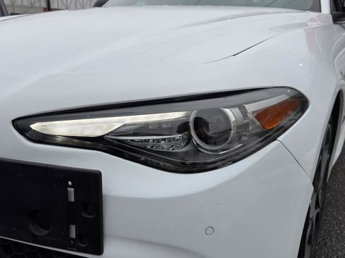 Used 2022 Alfa Romeo Giulia Veloce image 11