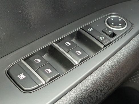 Used 2024 Kia Forte LXS FWD image 17