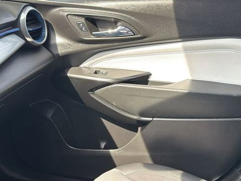 Used 2024 Chevrolet Trax LT image 22