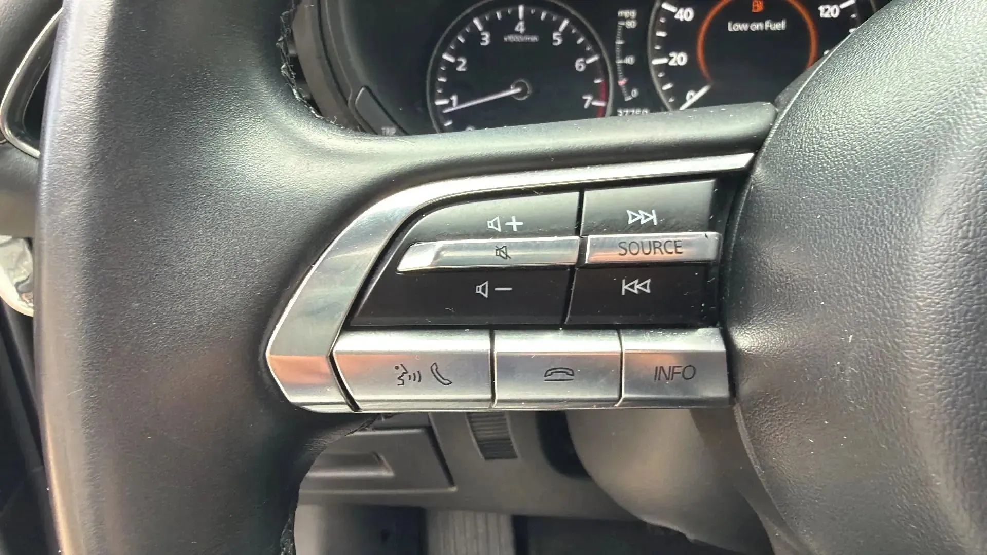 Used 2019 MAZDA MAZDA3 Hatchback w/ Premium Package FWD image 21