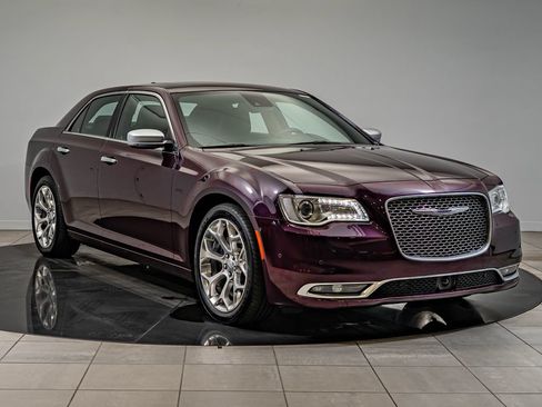 Used 2020 Chrysler 300 C w/ Sun, Sound & Nav Package RWD image 12