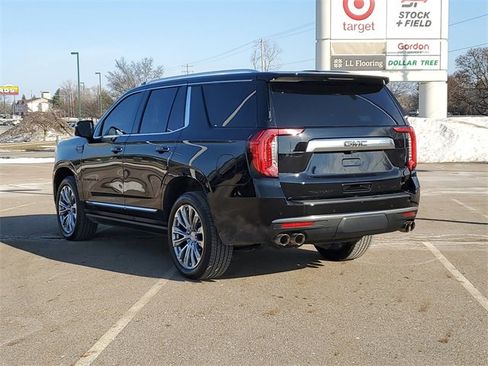 Used 2024 GMC Yukon Denali w/ Advanced Technology Package image 4