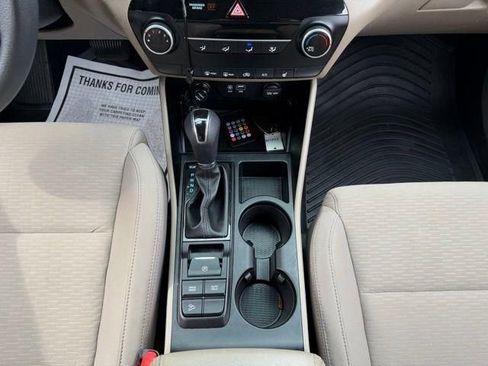 Used 2020 Hyundai Tucson Value w/ Winter Weather Package image 17