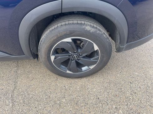 Used 2025 Nissan Rogue SV image 31